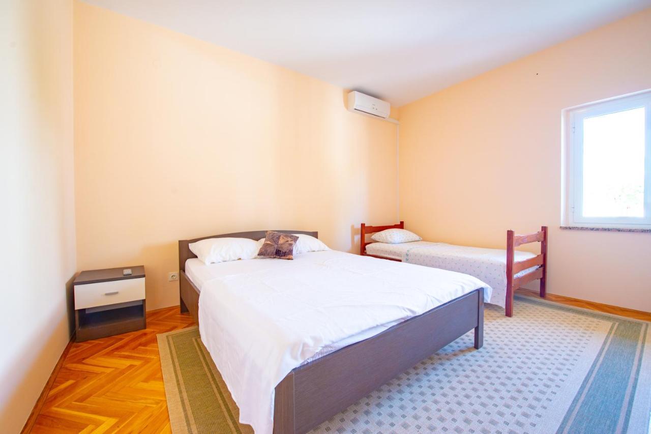 Apartments Facini Košljun Esterno foto